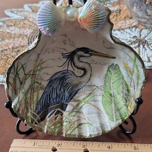 Decorative Shell with Heron Design